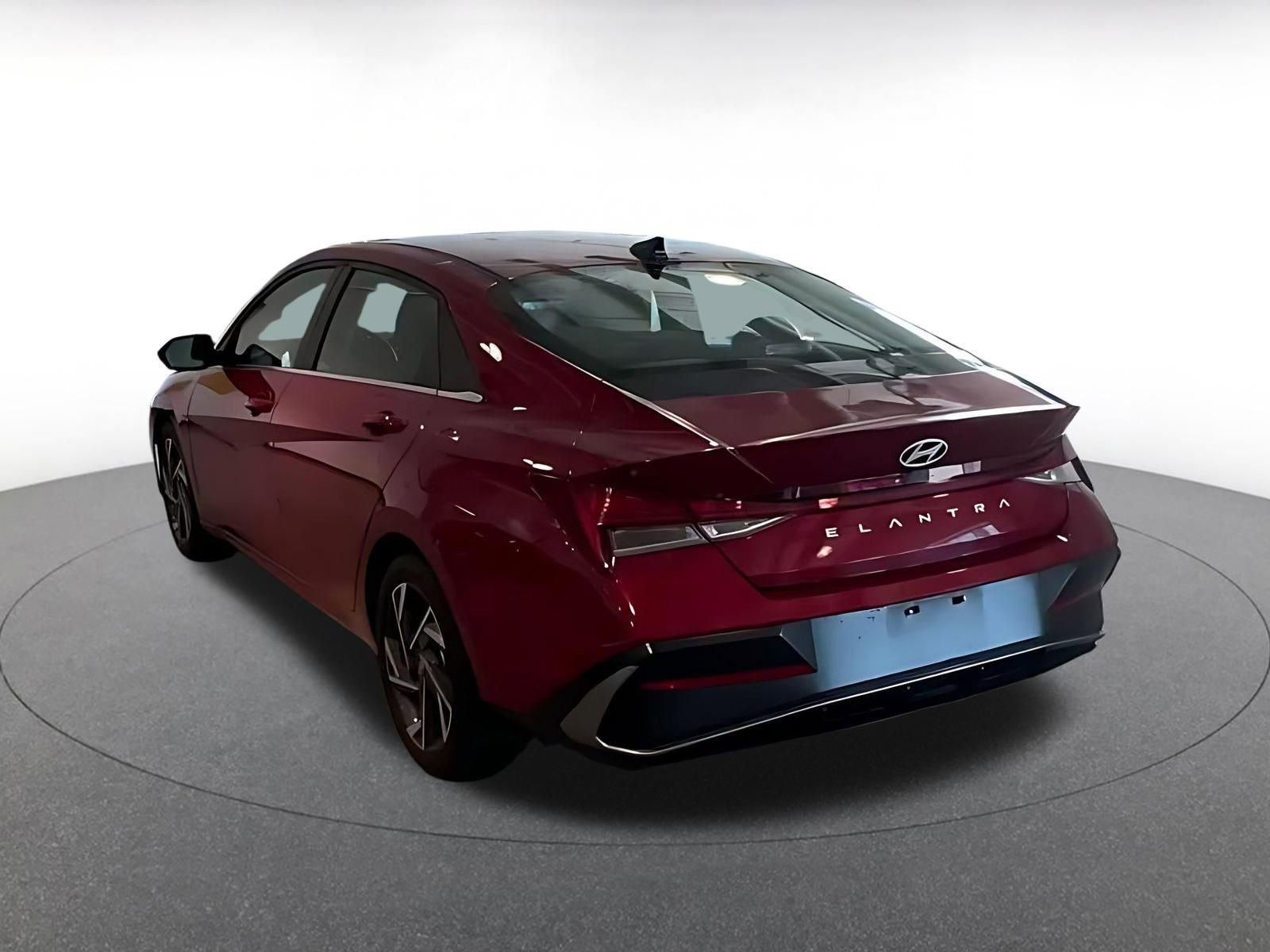 Used 2025 Hyundai Elantra SEL image 10