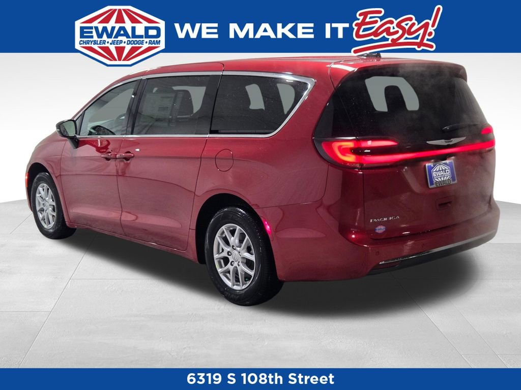 New 2026 Chrysler Pacifica Select FWD image 16