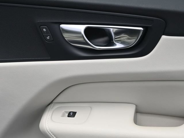 Used 2023 Volvo XC60 B5 Plus w/ Protection Package Premier image 35
