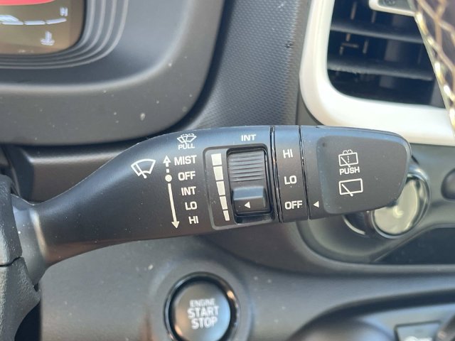 Certified 2025 Hyundai Venue Limited FWD image 38