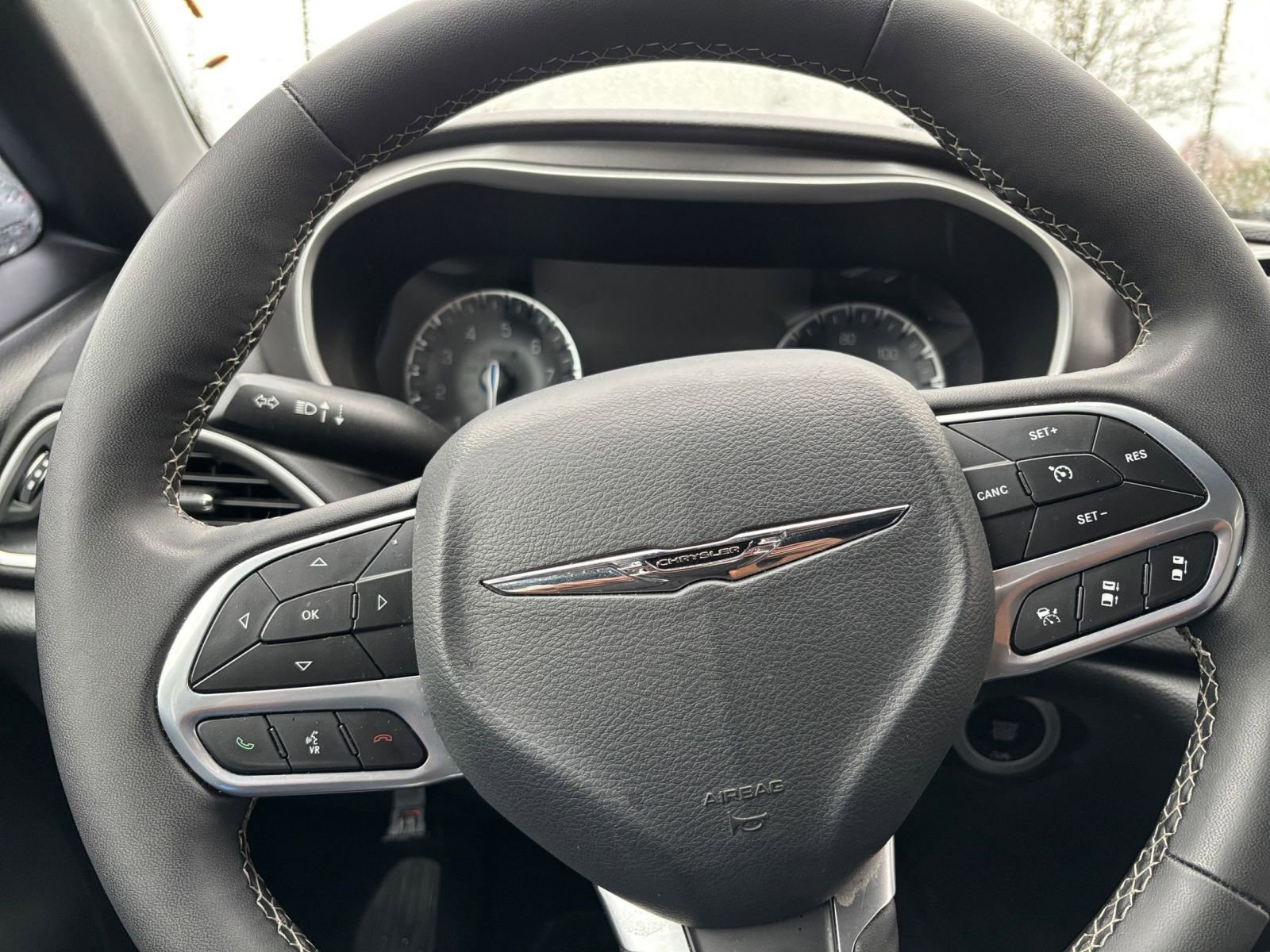 Used 2025 Chrysler Pacifica Select image 30