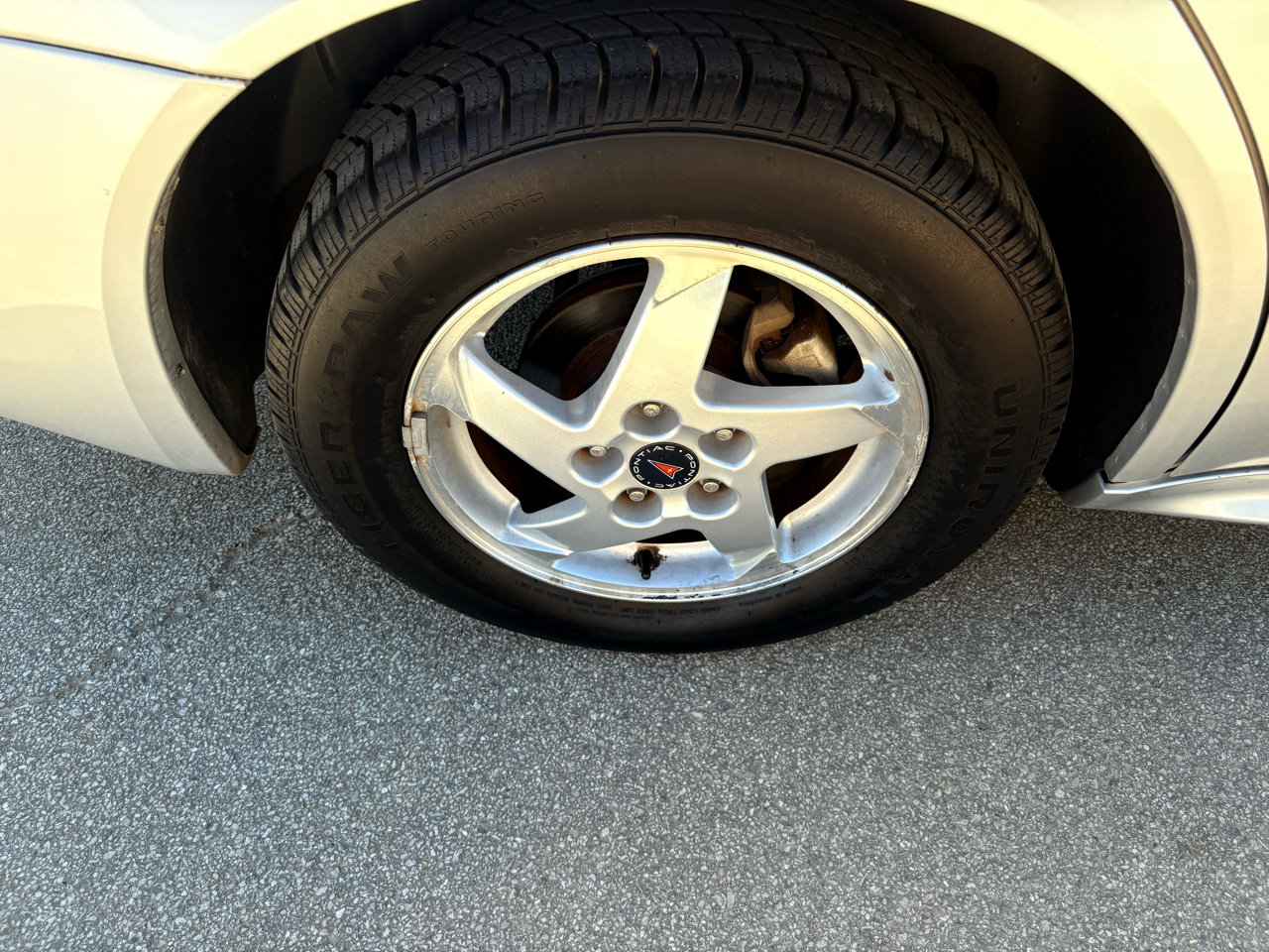 Used 2004 Pontiac Grand Prix GT2 image 12