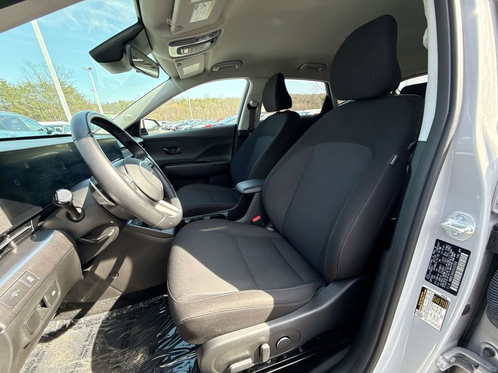 Used 2025 Hyundai Kona SEL image 13