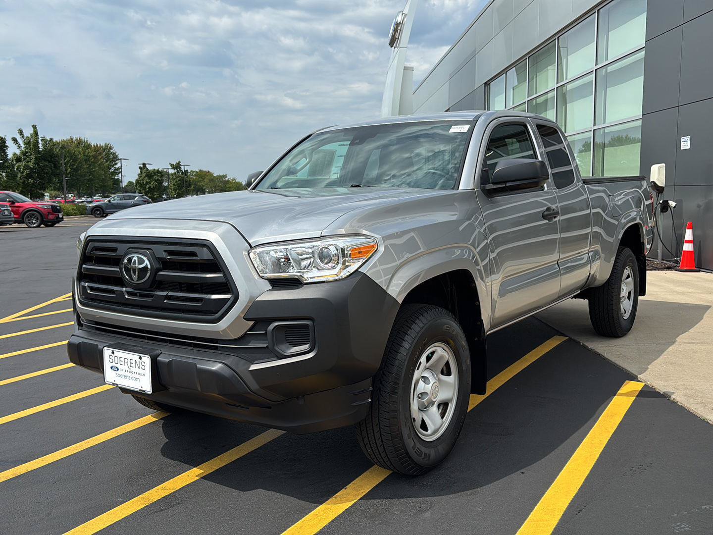 Used 2019 Toyota Tacoma SR AWD/4WD image 3
