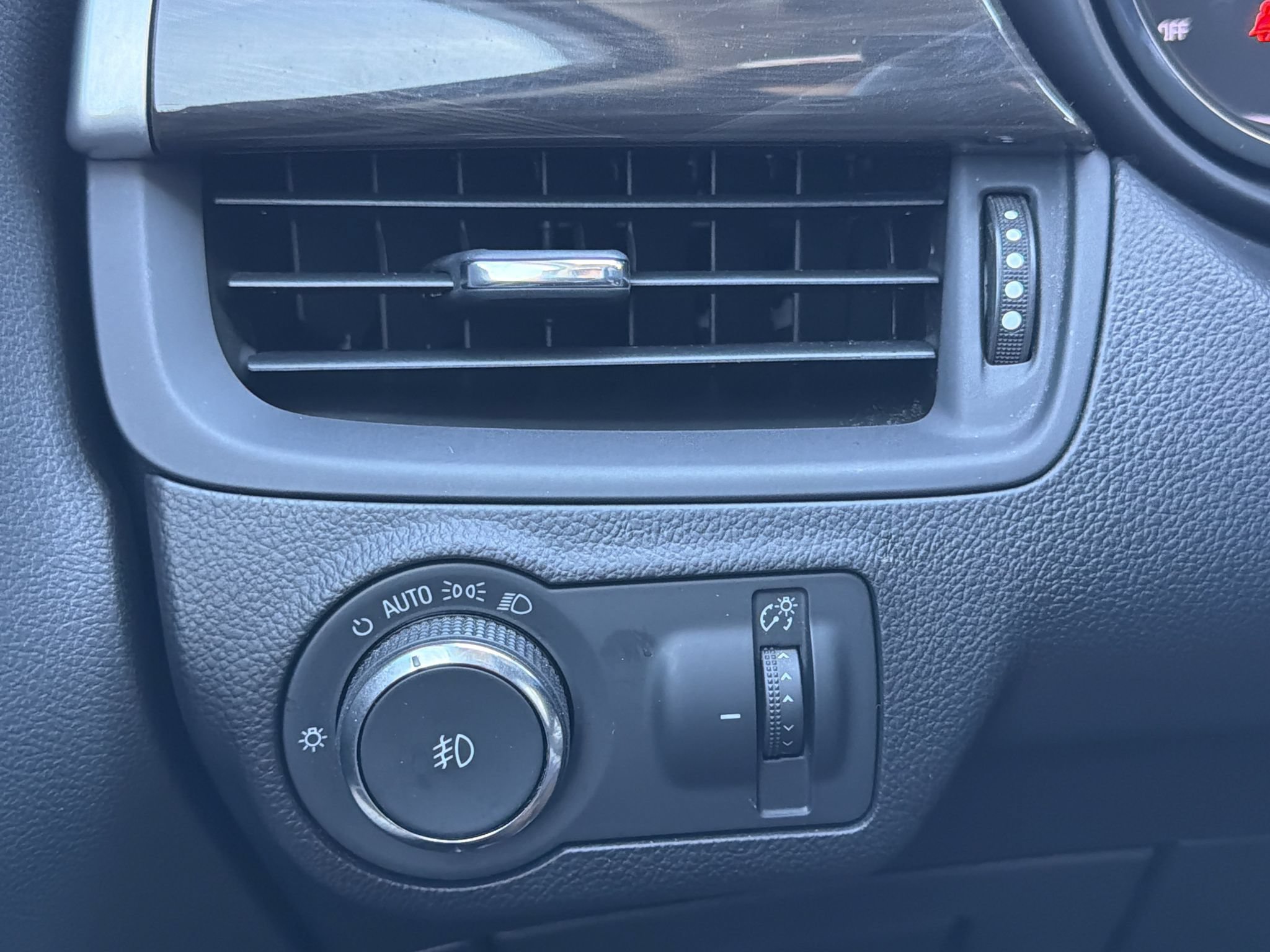 Used 2020 Buick Envision Preferred FWD image 26