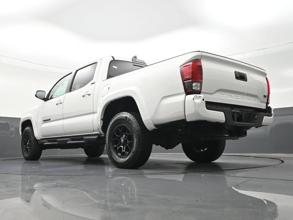 Used 2022 Toyota Tacoma SR5 RWD image 25