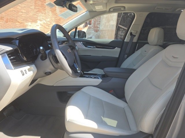 Certified 2025 Cadillac XT6 Premium Luxury image 7