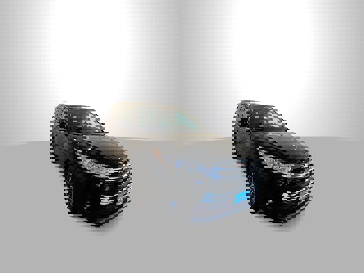 Used 2018 Toyota Highlander XLE image 2