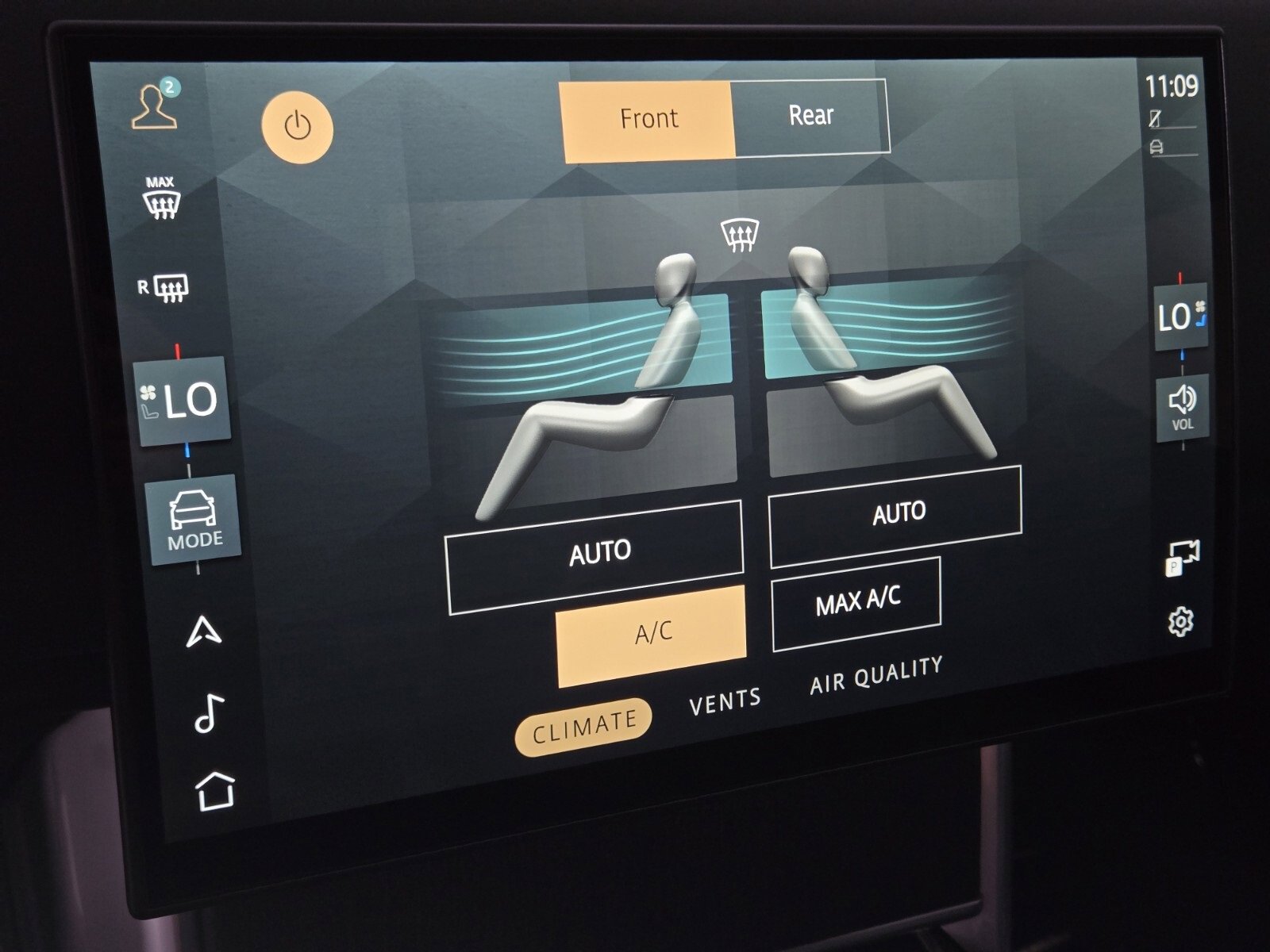 New 2025 Land Rover Range Rover Long Wheelbase SE image 29