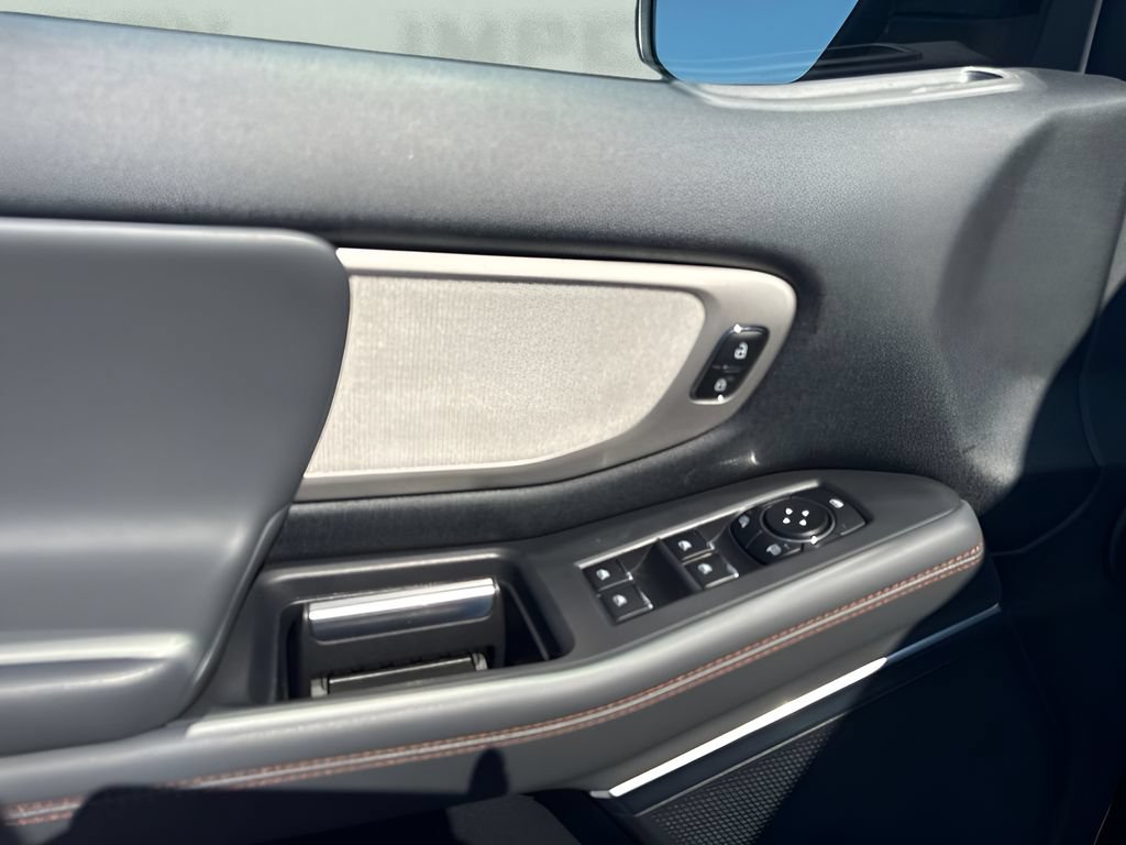 Used 2025 Ford Expedition Max Active RWD image 22