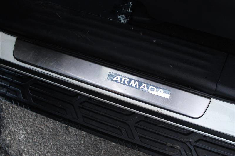 Used 2018 Nissan Armada Platinum w/ Interior Lighting Package image 11