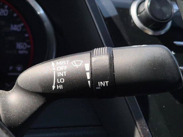 Used 2020 Toyota Camry XSE FWD image 11
