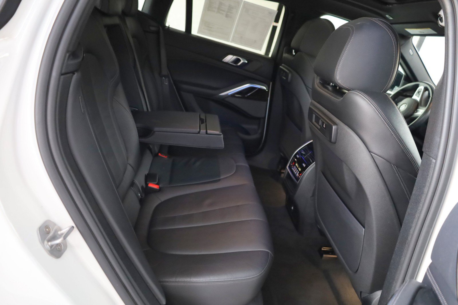 Used 2020 BMW X6 xDrive40i w/ M Sport Package AWD/4WD image 32