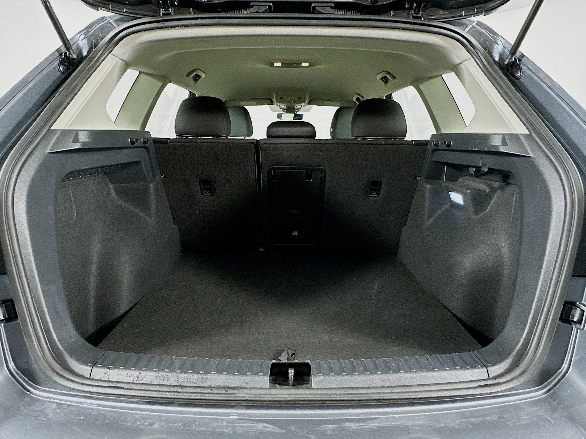 Used 2025 Volkswagen Taos S image 27