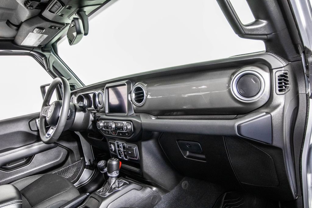 Used 2023 Jeep Gladiator Overland image 13