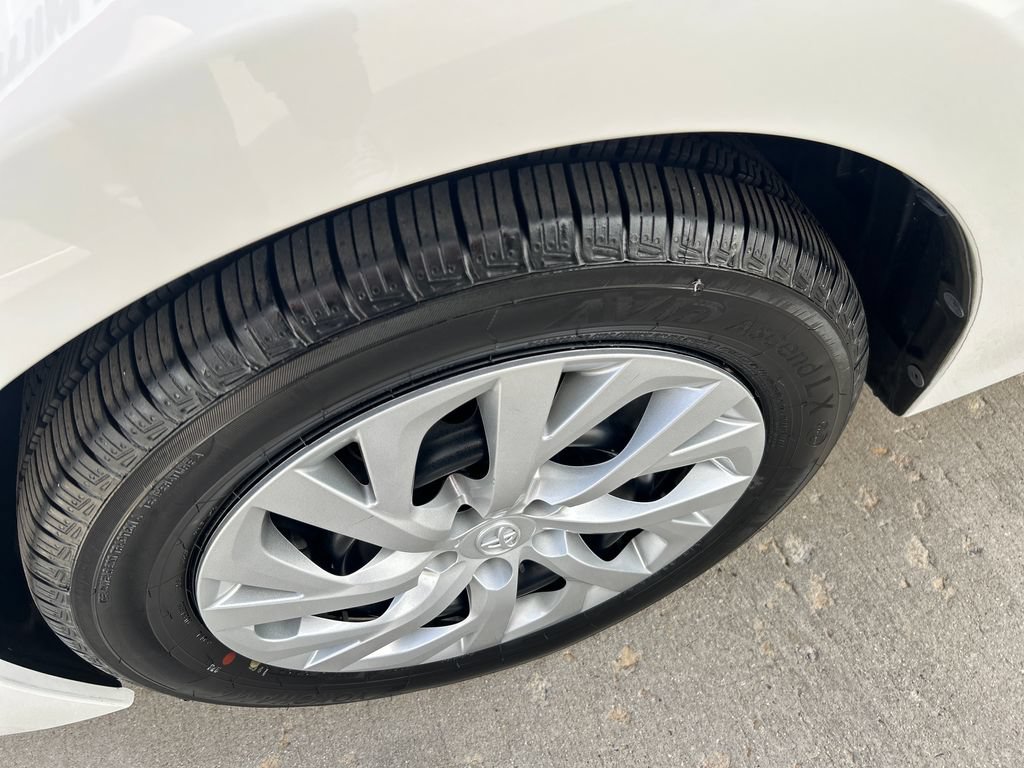 Certified 2017 Toyota Corolla LE w/ Carpet Mat Package (TMS) FWD image 15