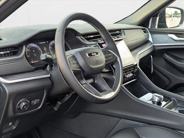 New 2025 Jeep Grand Cherokee L Limited w/ Black Appearance Package image 3