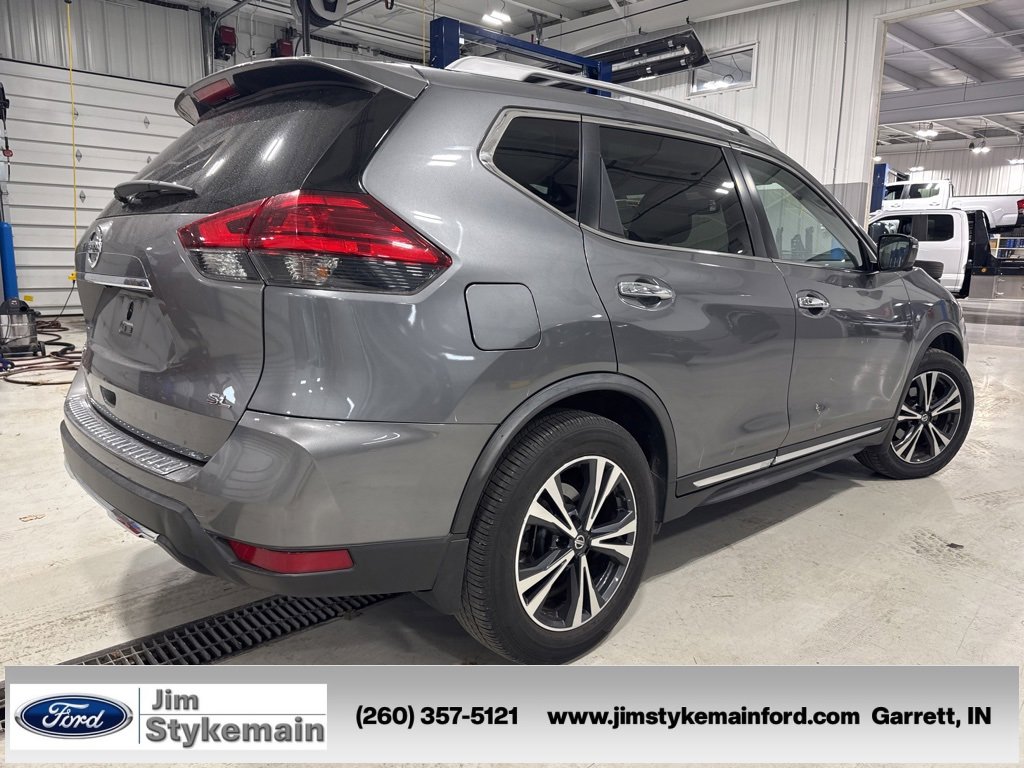 Used 2017 Nissan Rogue SL w/ SL Premium Package image 9