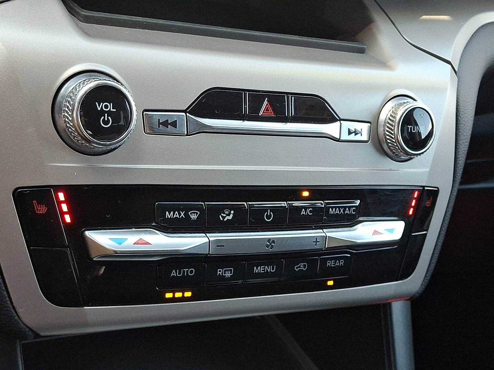 Certified 2022 Ford Explorer XLT w/ Class IV Trailer Tow Package image 20