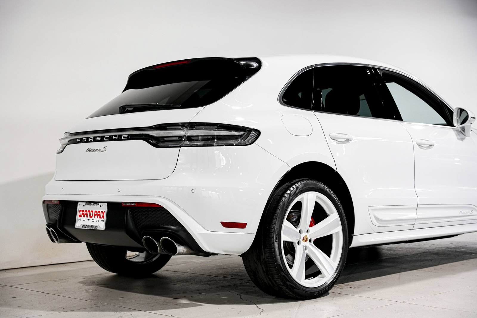 Used 2023 Porsche Macan S AWD/4WD image 43