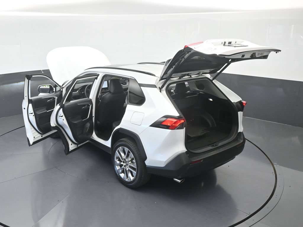 Used 2025 Toyota RAV4 XLE Premium FWD image 63