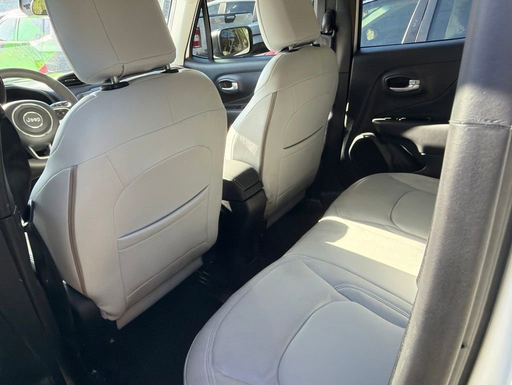 Used 2023 Jeep Renegade Latitude AWD/4WD image 8
