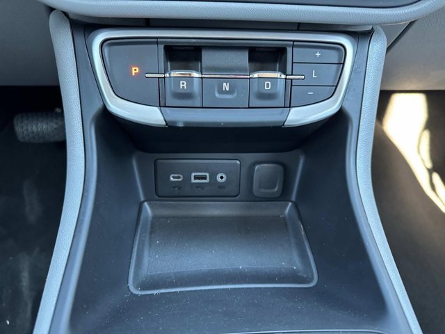 Used 2024 GMC Terrain SLE image 28