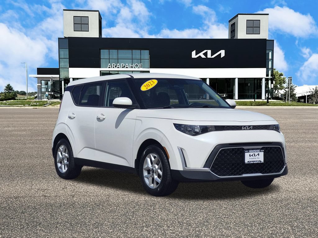 Certified 2023 Kia Soul S FWD image 3