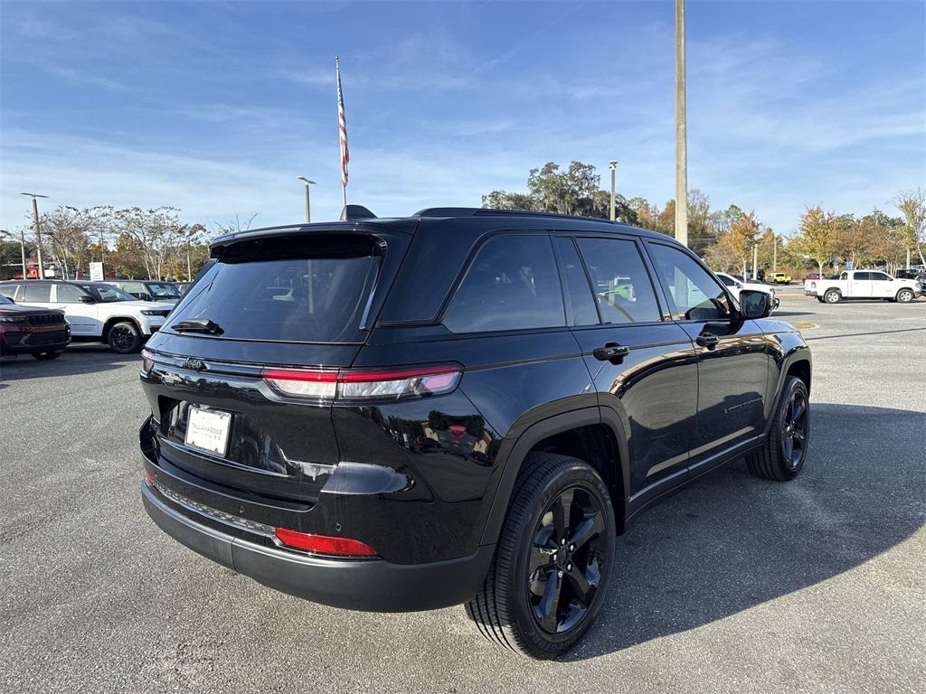 New 2025 Jeep Grand Cherokee Altitude w/ Trailer Tow Package image 3