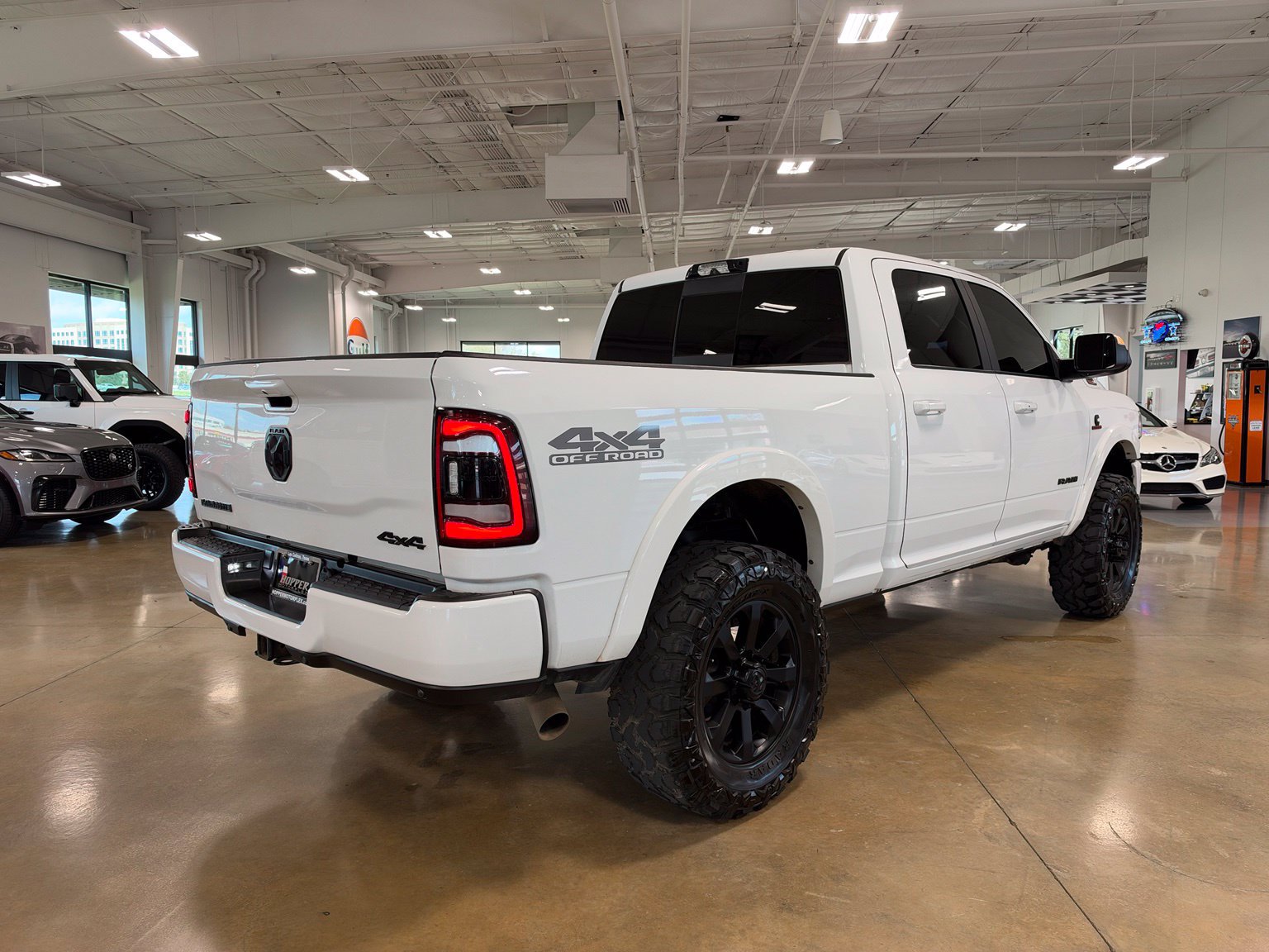 Used 2022 RAM 2500 Laramie w/ Night Edition AWD/4WD image 7