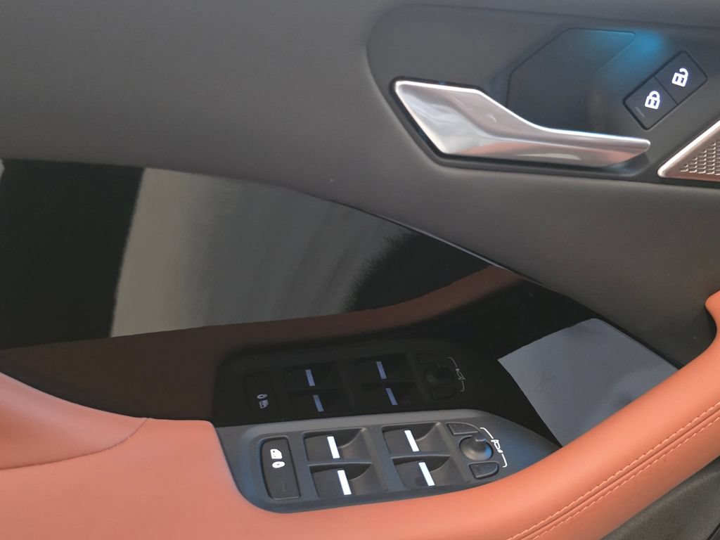 Certified 2024 Jaguar I-PACE R-Dynamic HSE AWD/4WD image 28