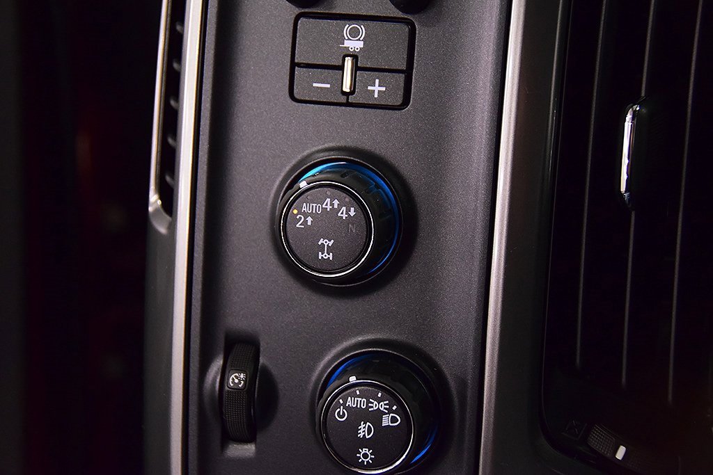 Used 2018 Chevrolet Silverado 1500 LT w/ All Star Edition image 19