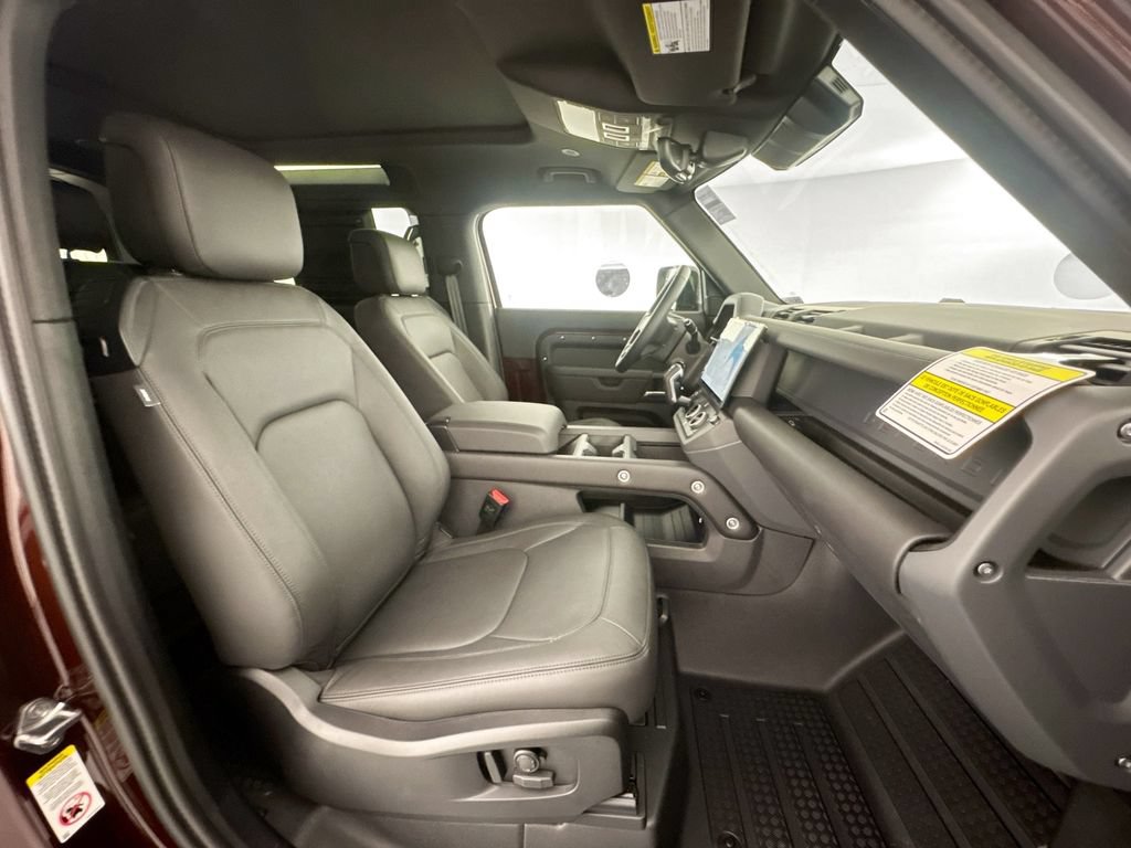 New 2026 Land Rover Defender 90 X-Dynamic SE AWD/4WD image 29