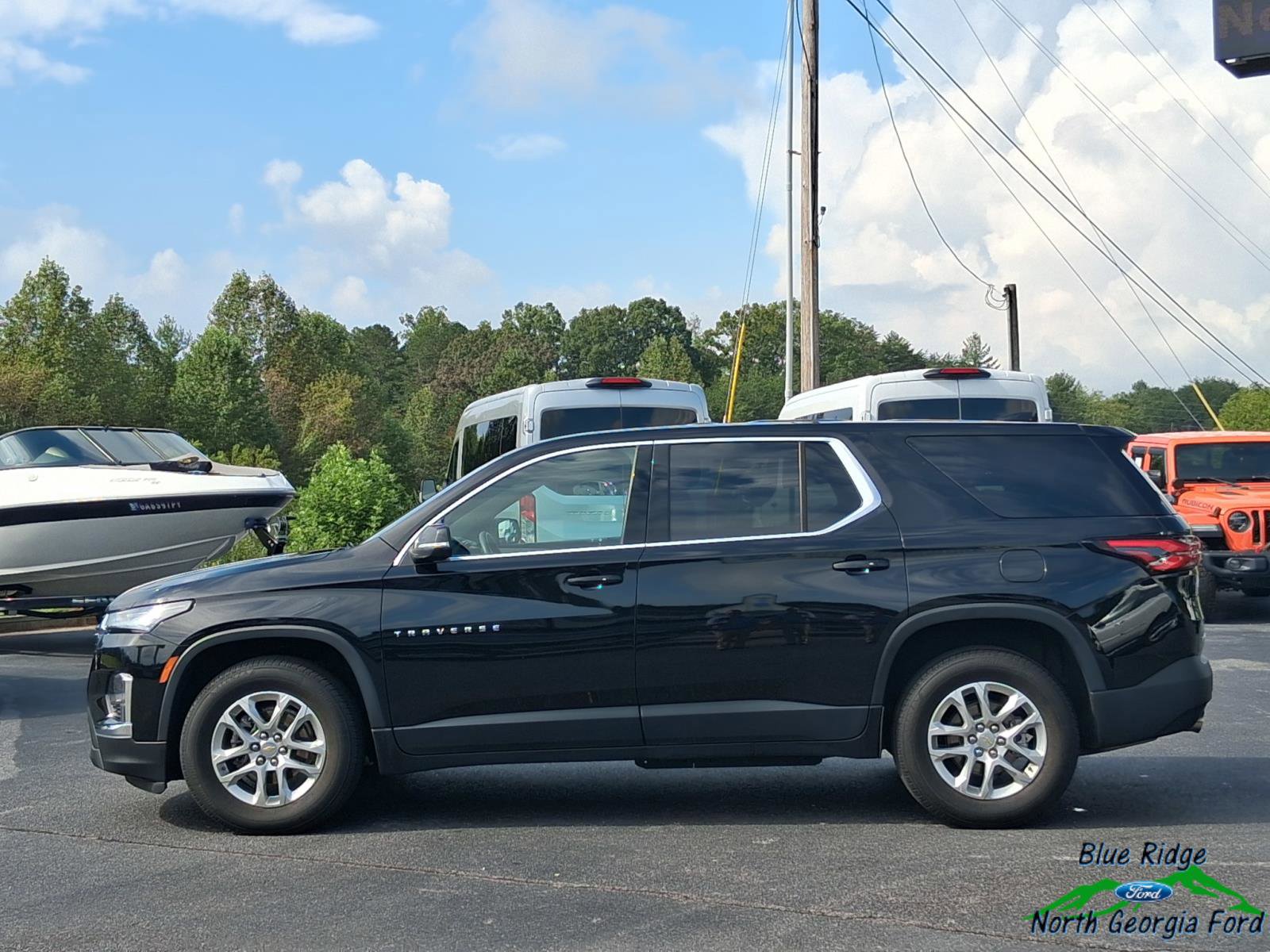 Used 2023 Chevrolet Traverse LS w/ Safety Package image 2