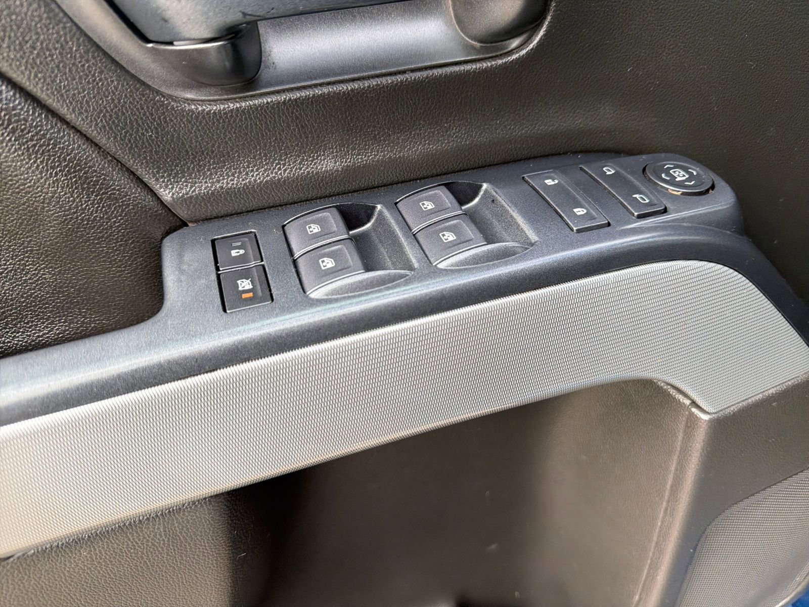 Used 2017 Chevrolet Silverado 1500 LT w/ All Star Edition image 16