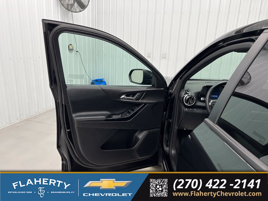 Used 2025 Chevrolet Equinox LT FWD image 8