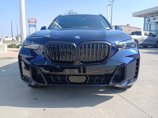 New 2026 BMW X5 xDrive50e w/ M Sport Package AWD/4WD image 2