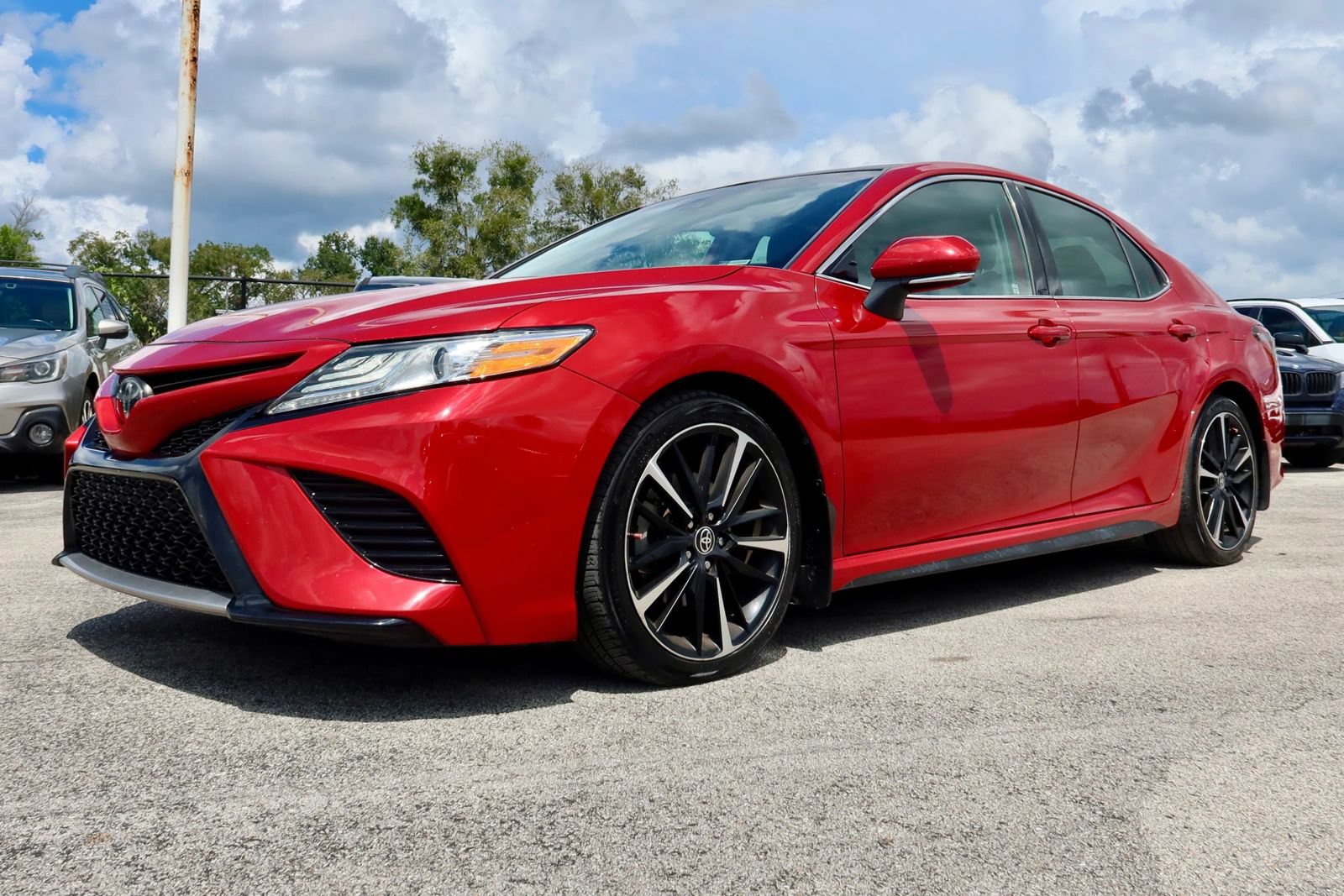 Used 2020 Toyota Camry XSE FWD image 5