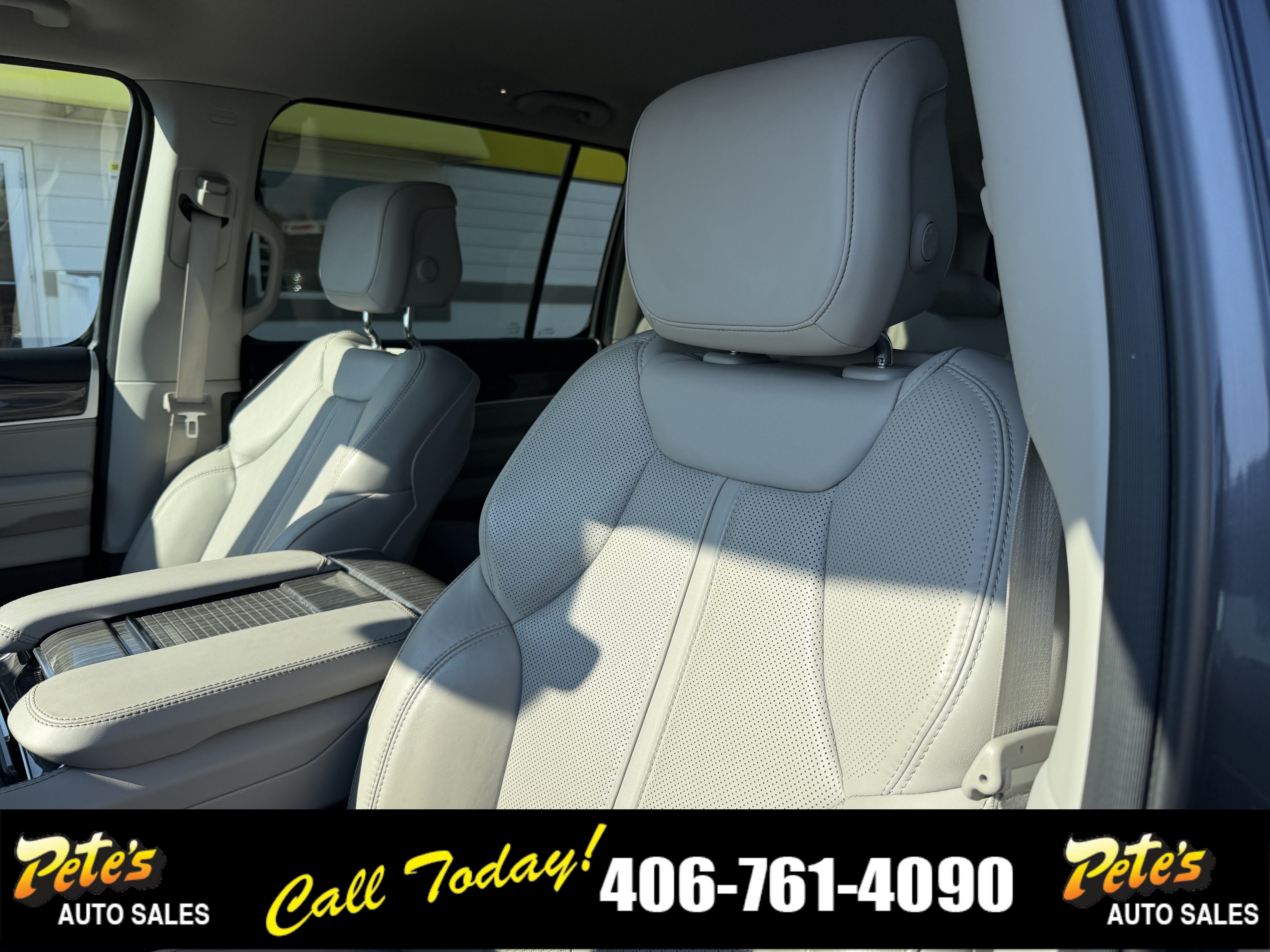 Used 2022 Jeep Wagoneer Series III w/ Flexible Seating Group AWD/4WD image 50