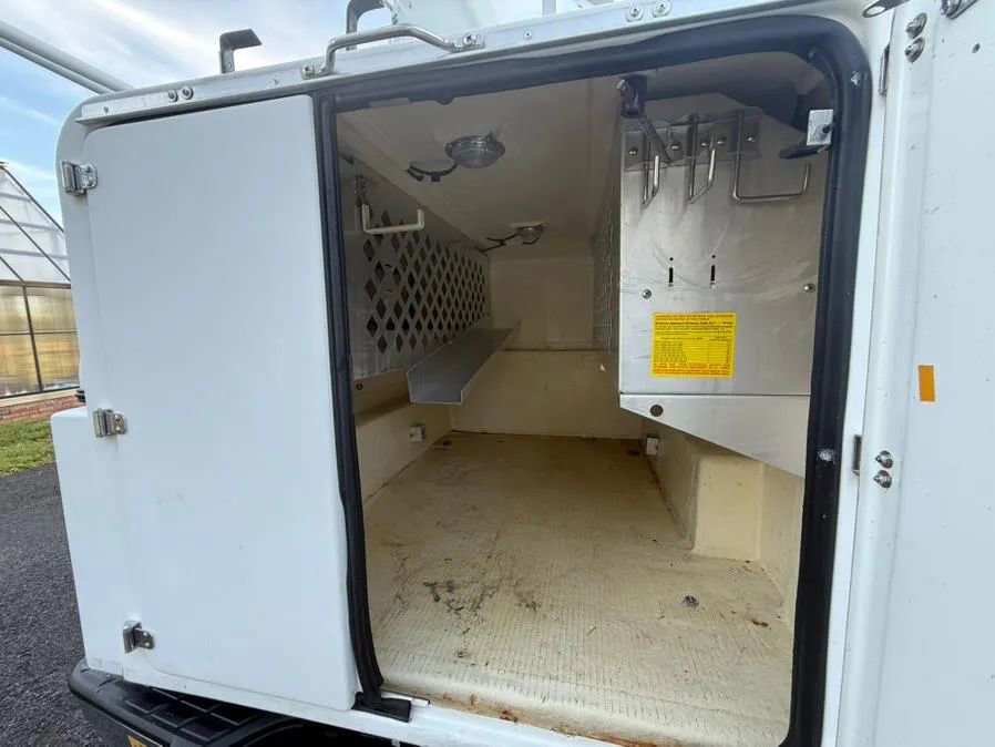 Used 2011 Chevrolet Silverado 1500 2WD Crew Cab Hybrid image 22