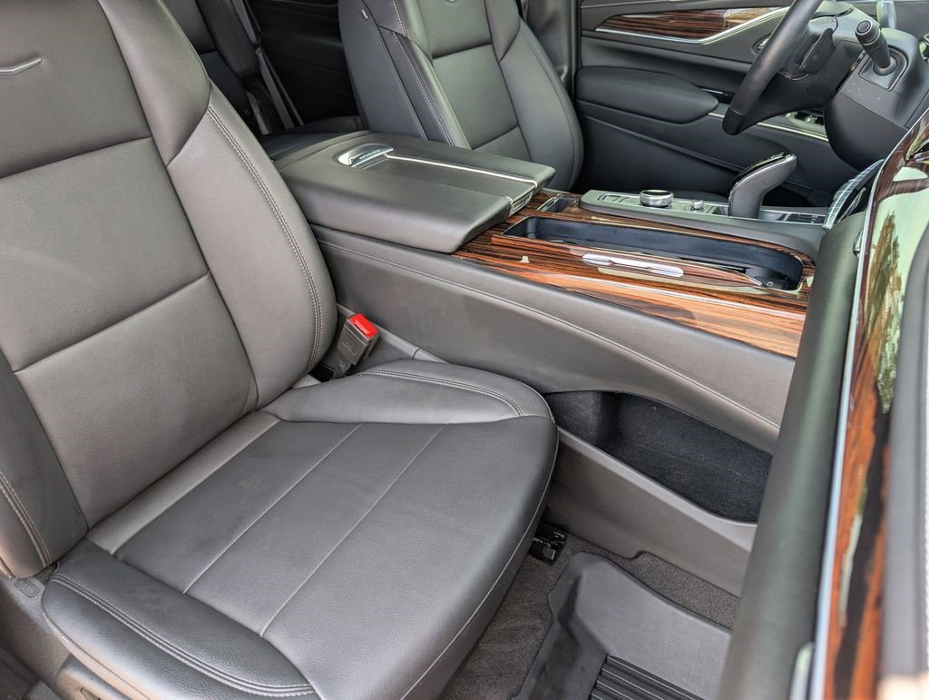 Certified 2022 Cadillac Escalade Luxury AWD/4WD image 21