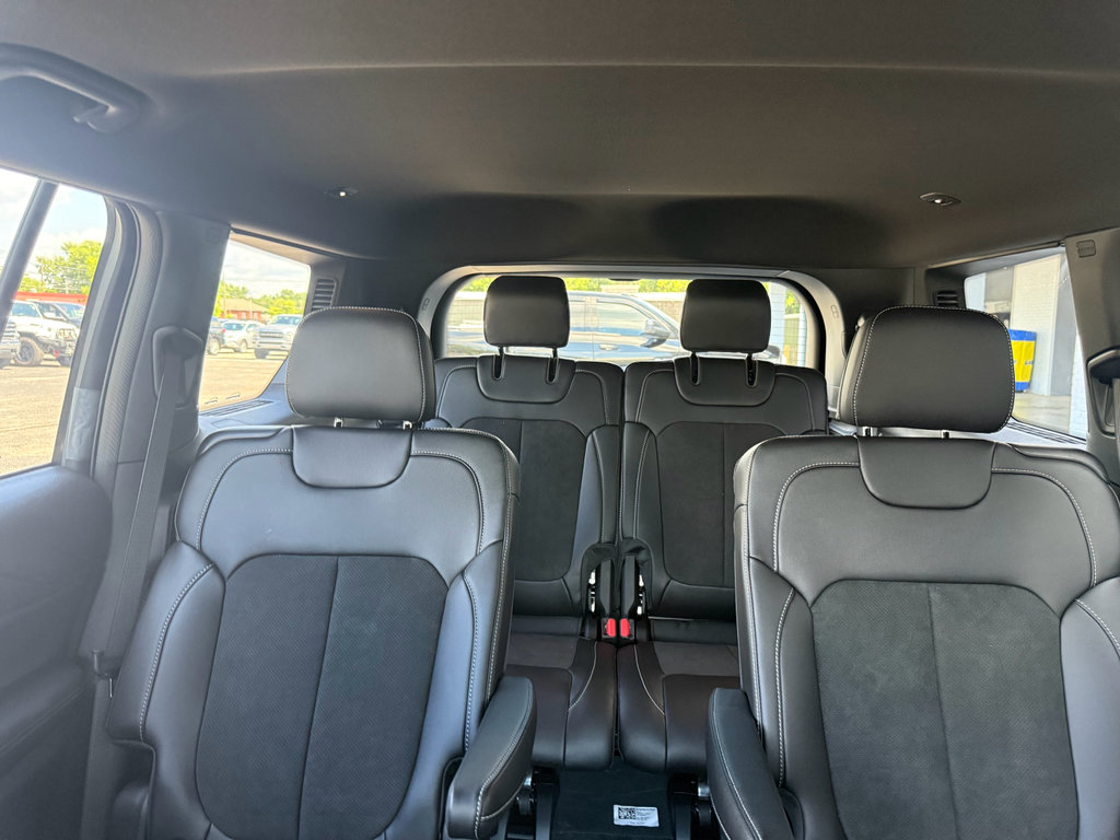 New 2025 Jeep Grand Cherokee L Altitude image 17