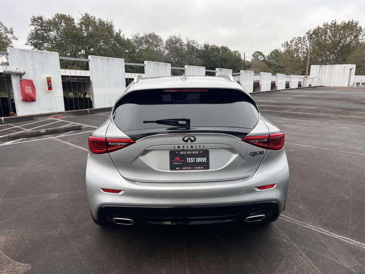 Used 2018 INFINITI QX30 Premium w/ Navigation Package image 7