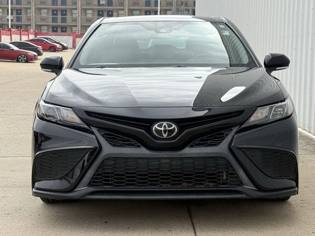 Used 2022 Toyota Camry SE FWD image 7