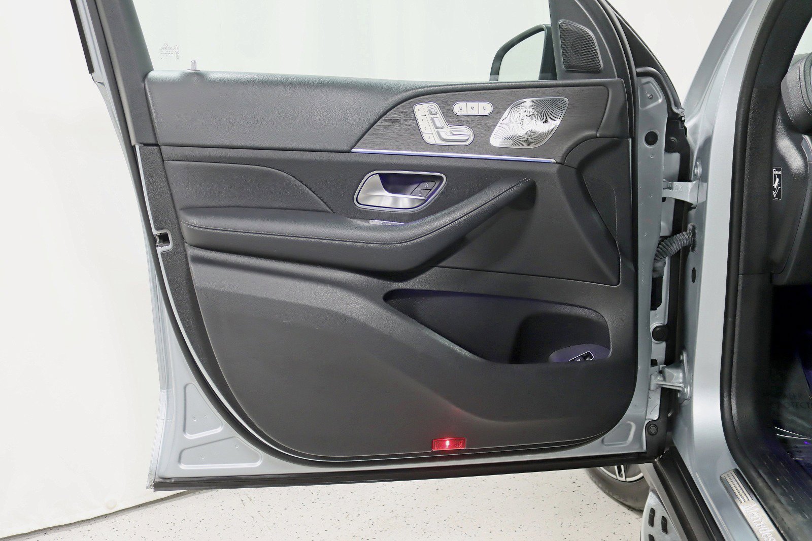 Used 2022 Mercedes-Benz GLS 450 4MATIC w/ AMG Line Exterior image 39