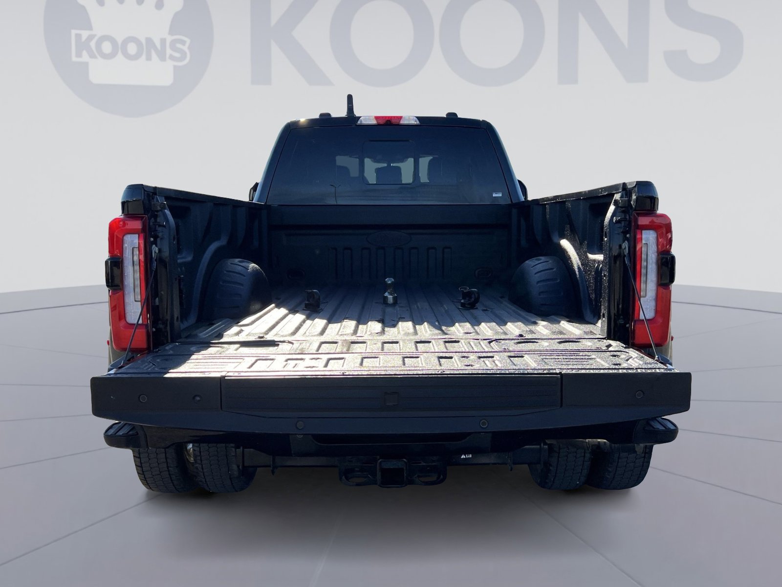 Used 2024 Ford F450 Platinum w/ FX4 Off-Road Package image 26