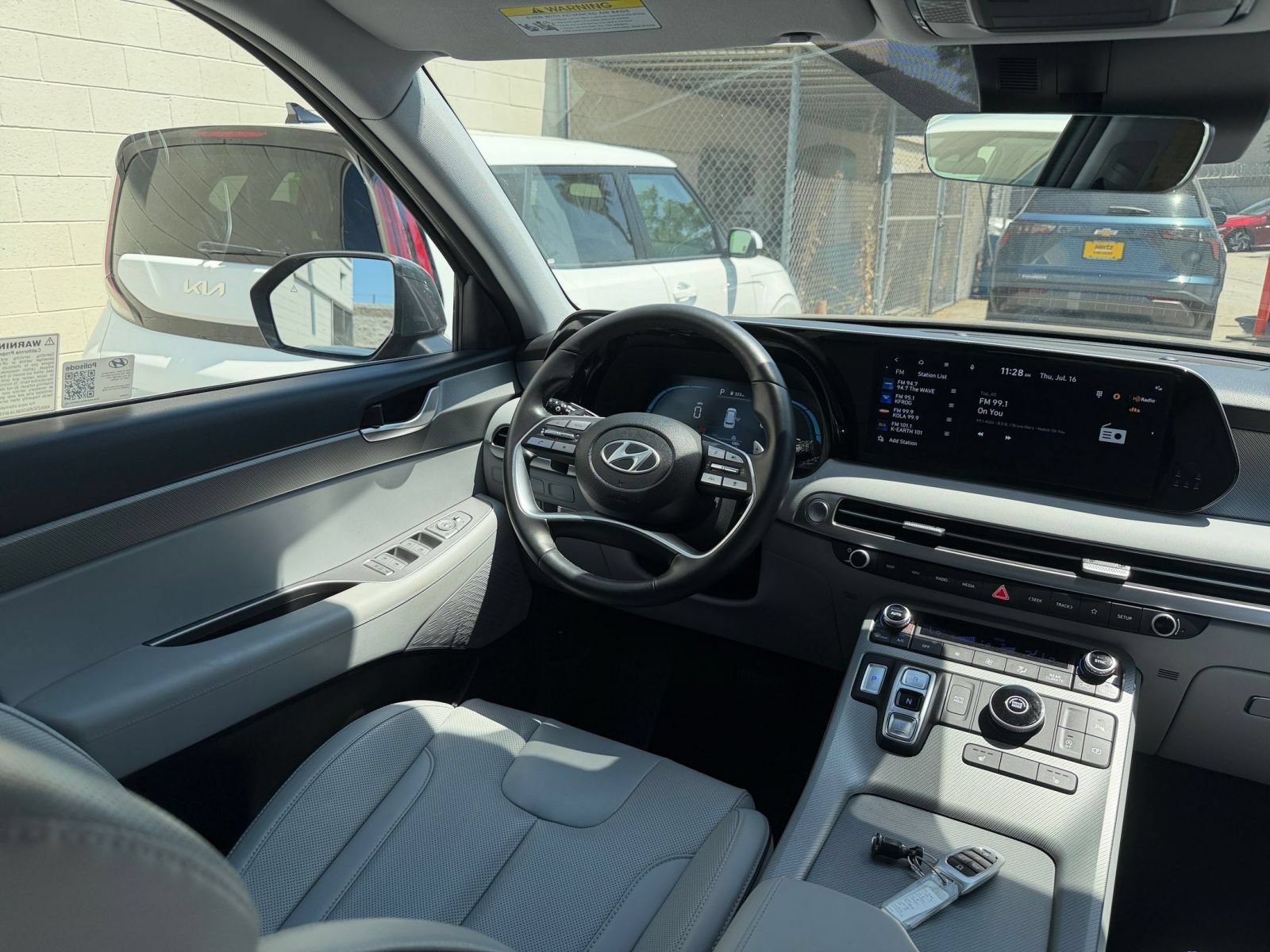 Used 2025 Hyundai Palisade SEL FWD image 38
