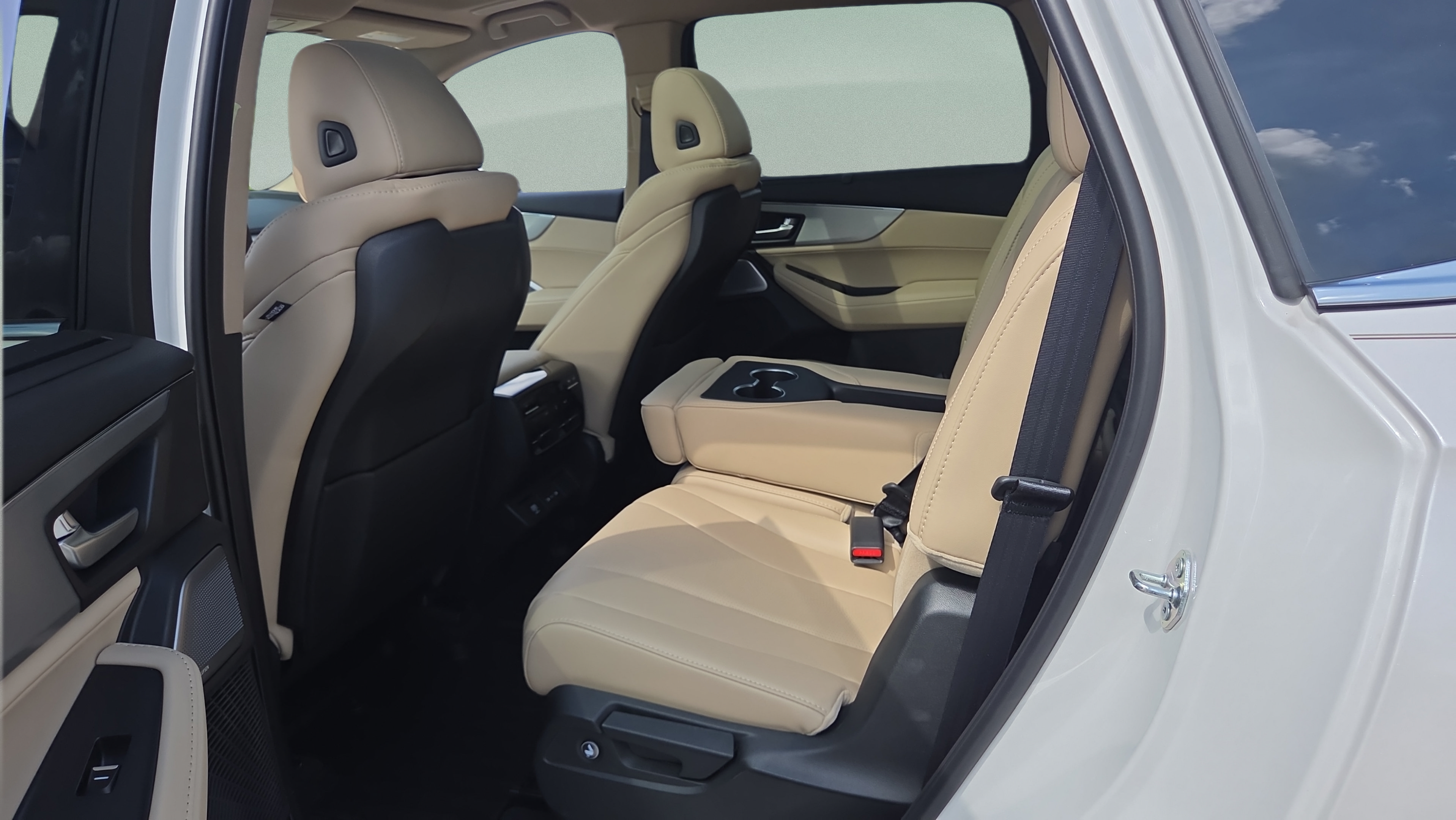 Certified 2026 Acura MDX FWD w/ Technology Package image 11