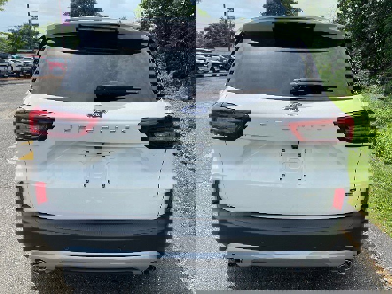 New 2025 Ford Escape SE image 8