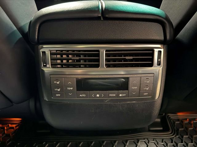 Used 2011 Lexus LX 570 4WD image 17